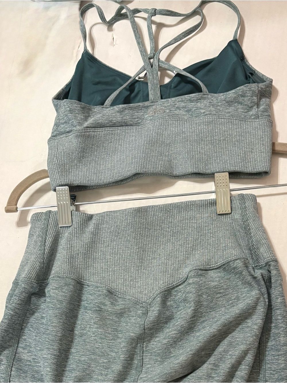 EUC ALO Yoga bra leggings set seagrass green heather xs top small pants